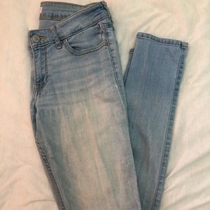 Light Wash Hollister 7R Jeans